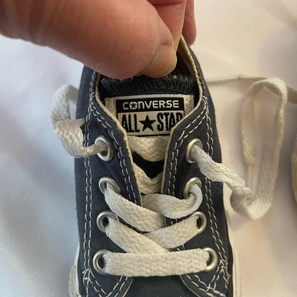 Converse All Star Kids Dark Blue Lace Up‎ Sneakers with White Accents, Size 4